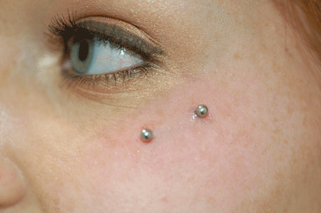 the piercing is perfectly fit to the jewelry